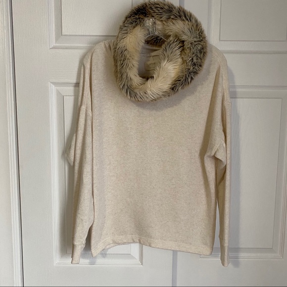 AERIE FAUX FUR HOODIE SWEATER - Picture 7 of 12